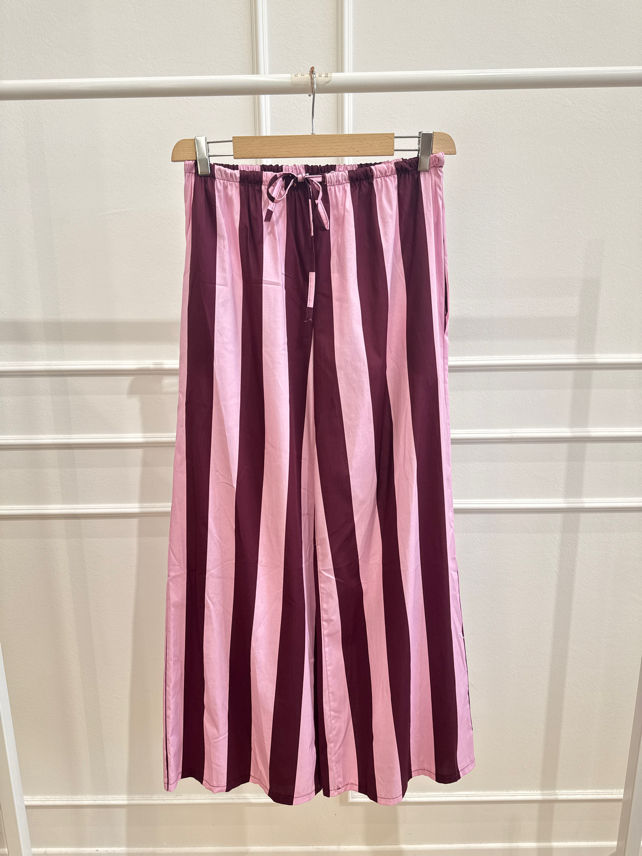 Pantalone con Variante di Colore