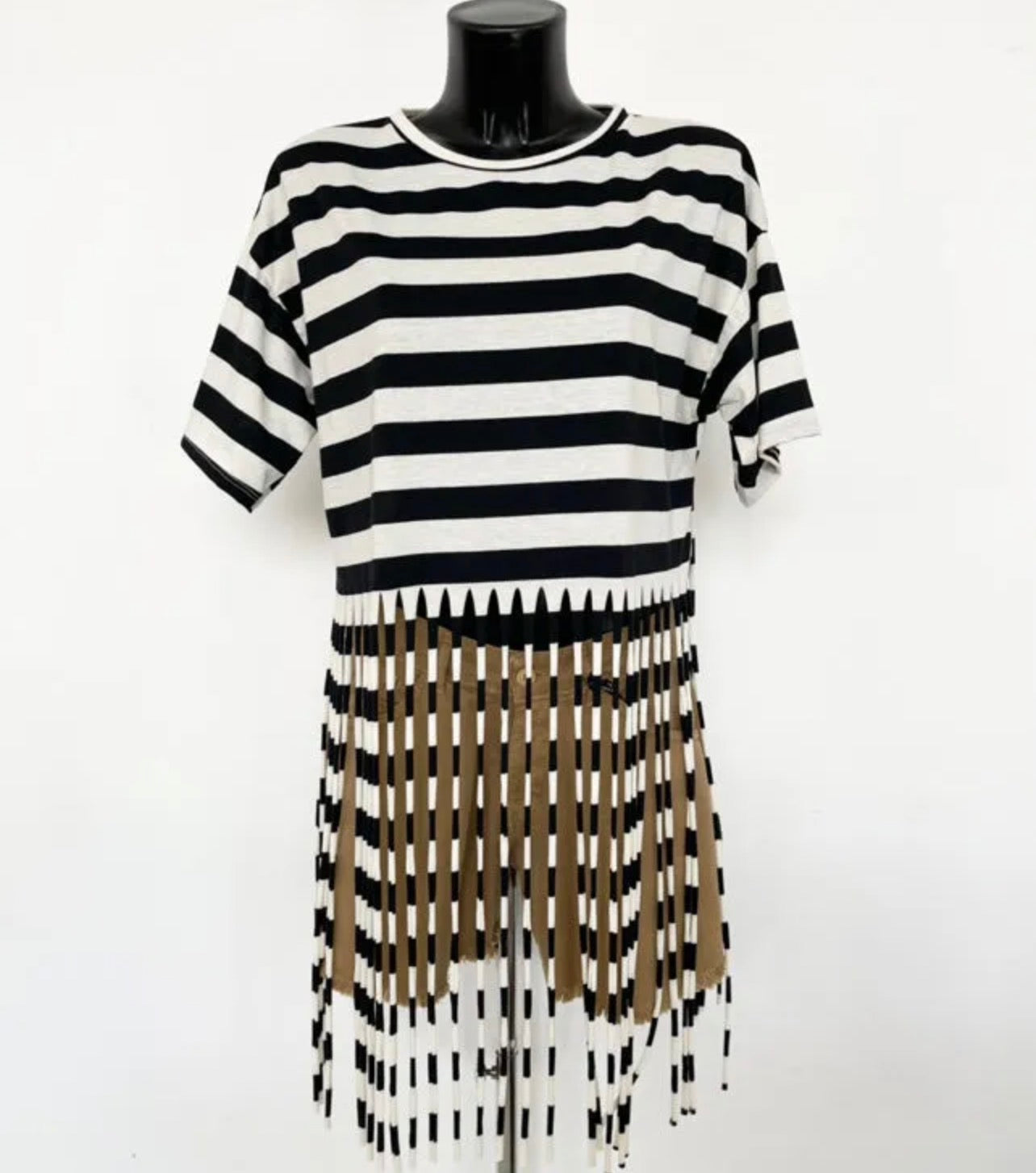 T-shirt con variante di colore